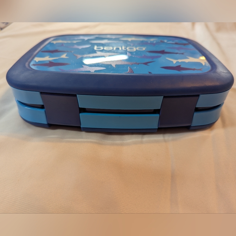 Shark Bentgo Lunchbox - Picture 2 of 8